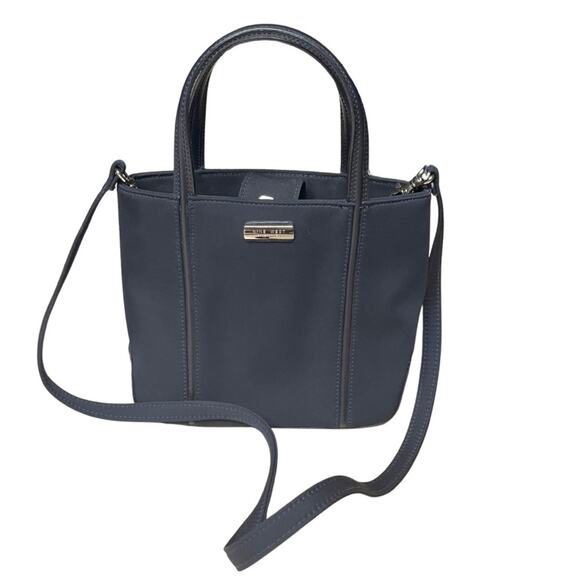 Nine West small black bucket hand bag purse black feminine with shoulder strap - Picture 3 of 8